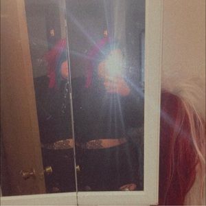 Hi! I’m Lizzy! New to this whole Poshmark thing!